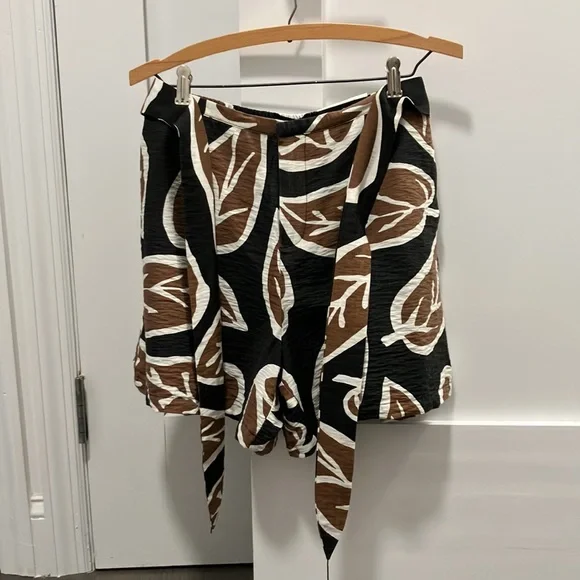 NWT Who What Wear Shorts Size S - Picture 3 of 8